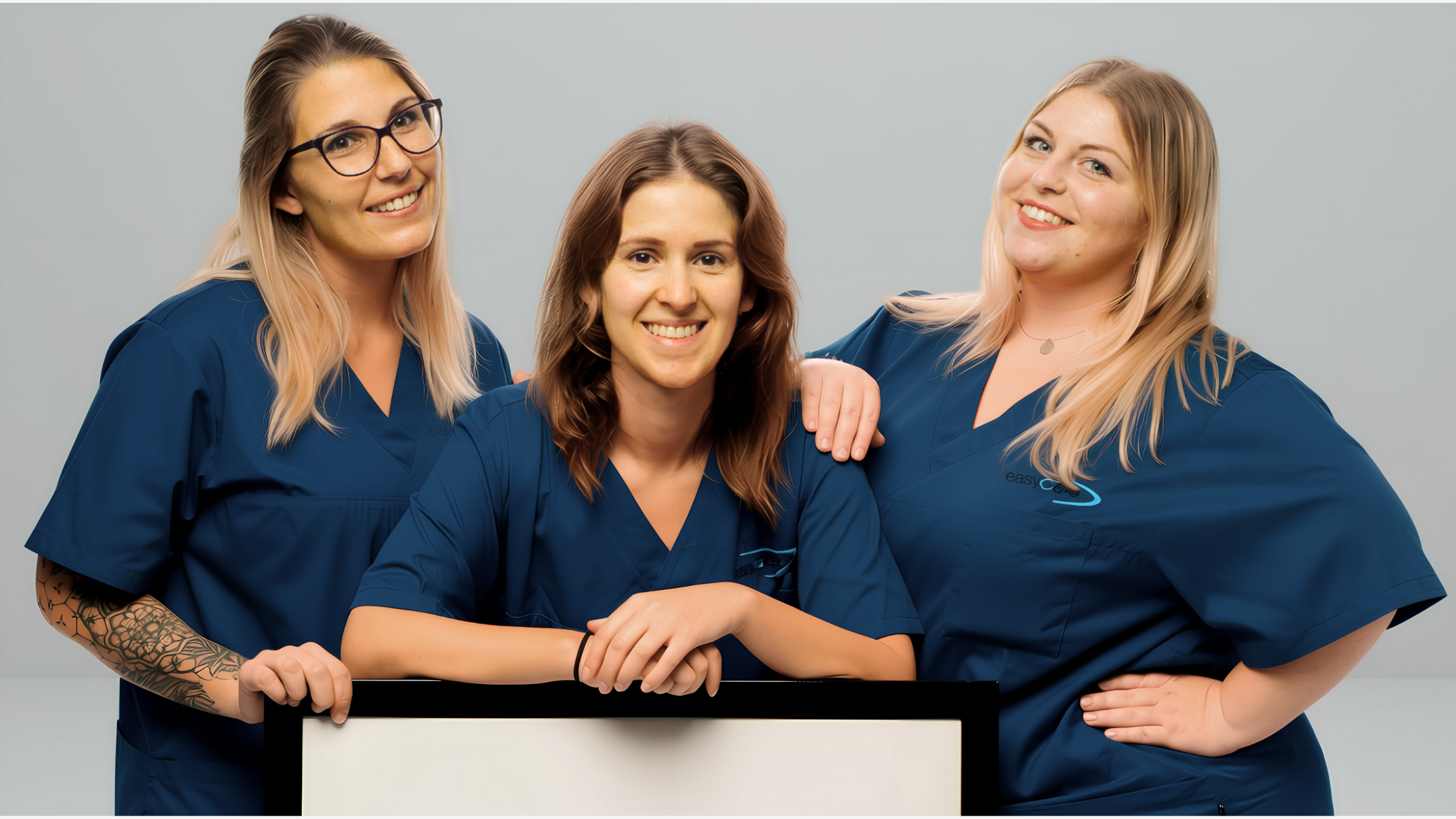 Zufriedene Pflegekräfte in der Zeitarbeit – Pflegepersonal Vermittlung mit Wertschätzung und fairen Arbeitsbedingungen